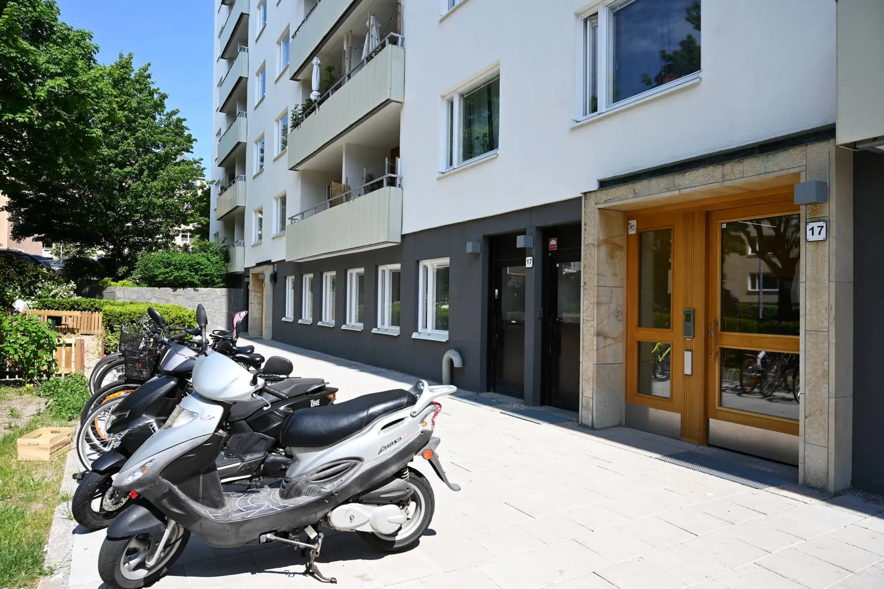Fin lokal med egen entré! – bild 3