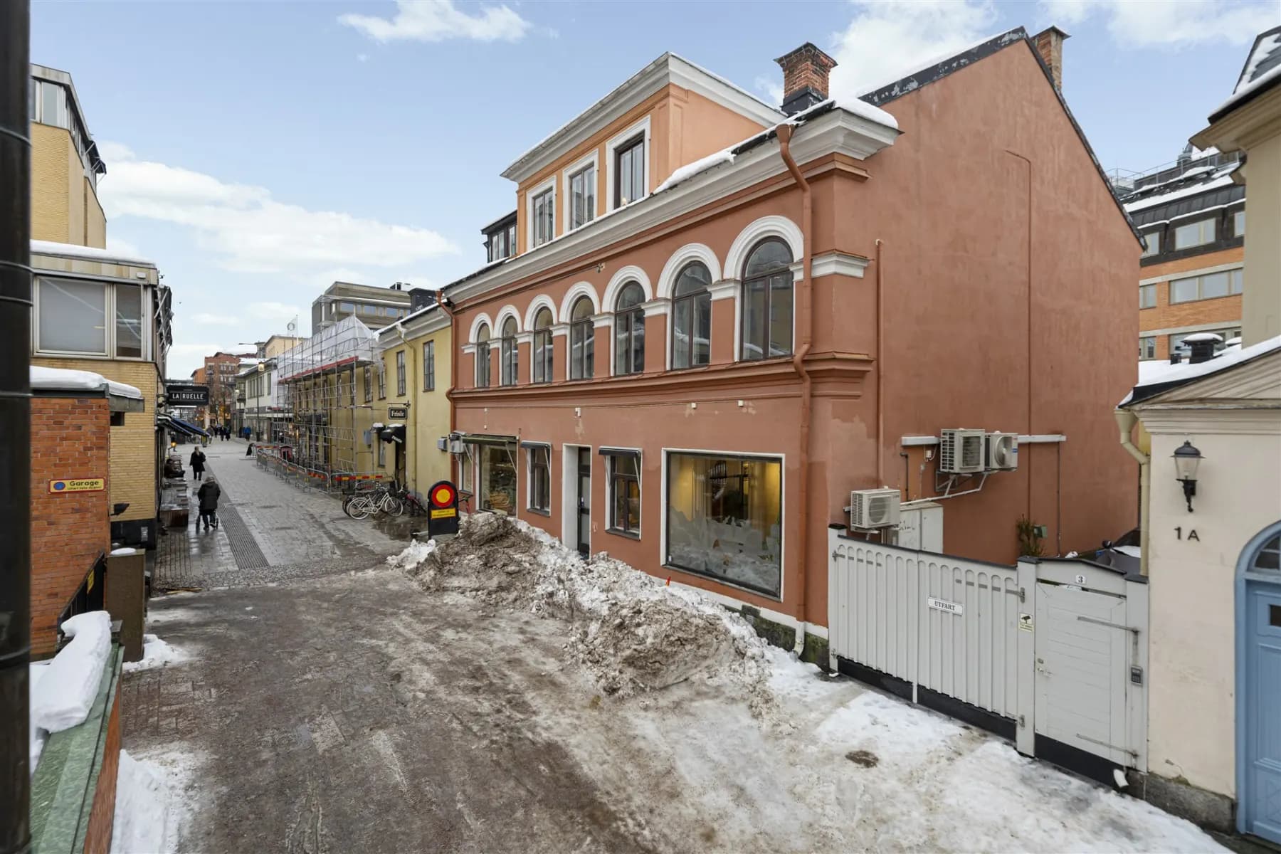 Bredgränd 3