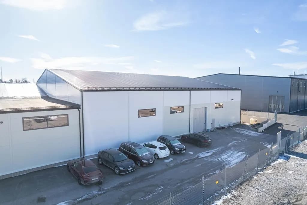 Symmetrivägen 19, Kungsängen – 1395 m² – bildgalleri