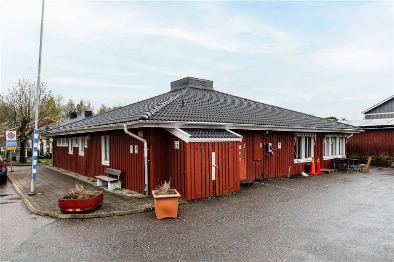 Timmerslätt 28, PARTILLE
