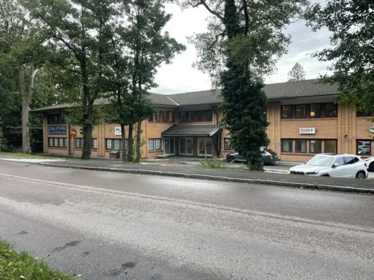 Långedragsvägen 48, Västra Frölunda – 420 m²