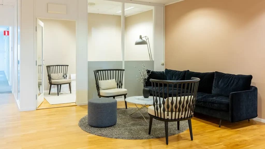 Möblerad arbetsplats i stilfulla Gateway – bild 2