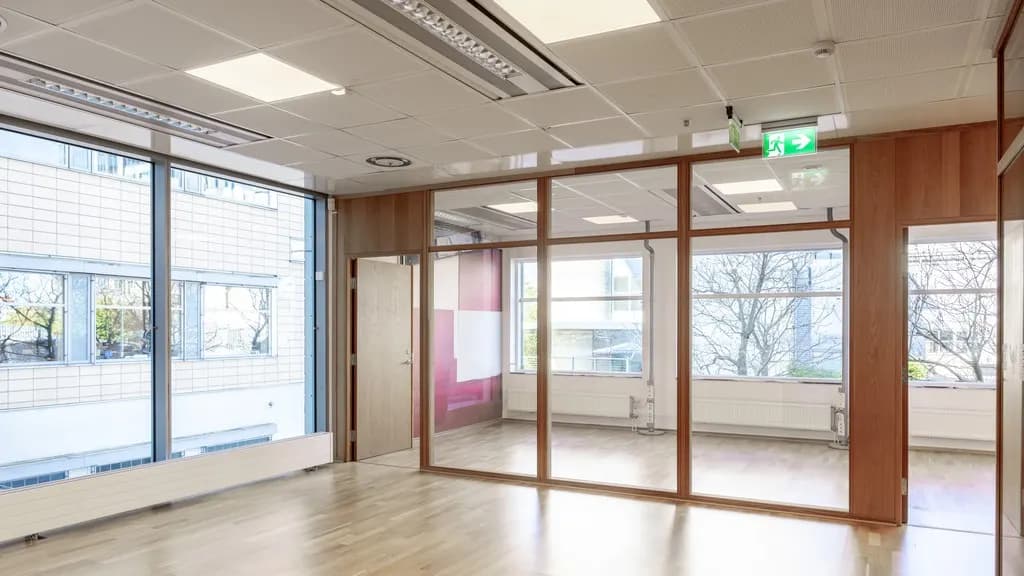 Eftertraktat kontor med flexibla ytor i Delta 5 – bild 2