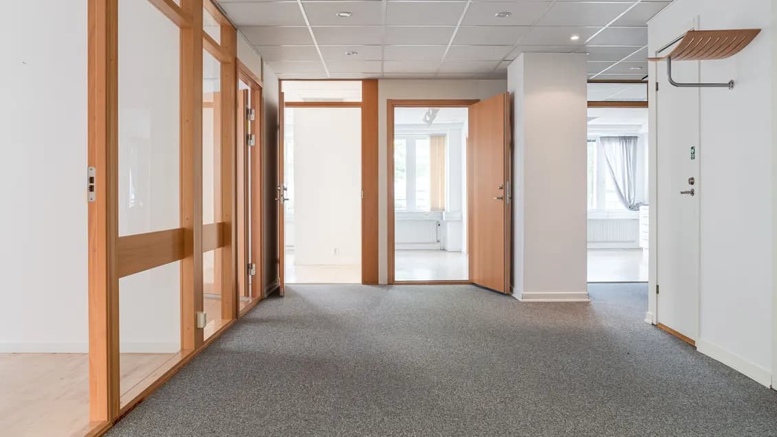 Kontor med utsikt över Konsul Olssons plats – bild 2