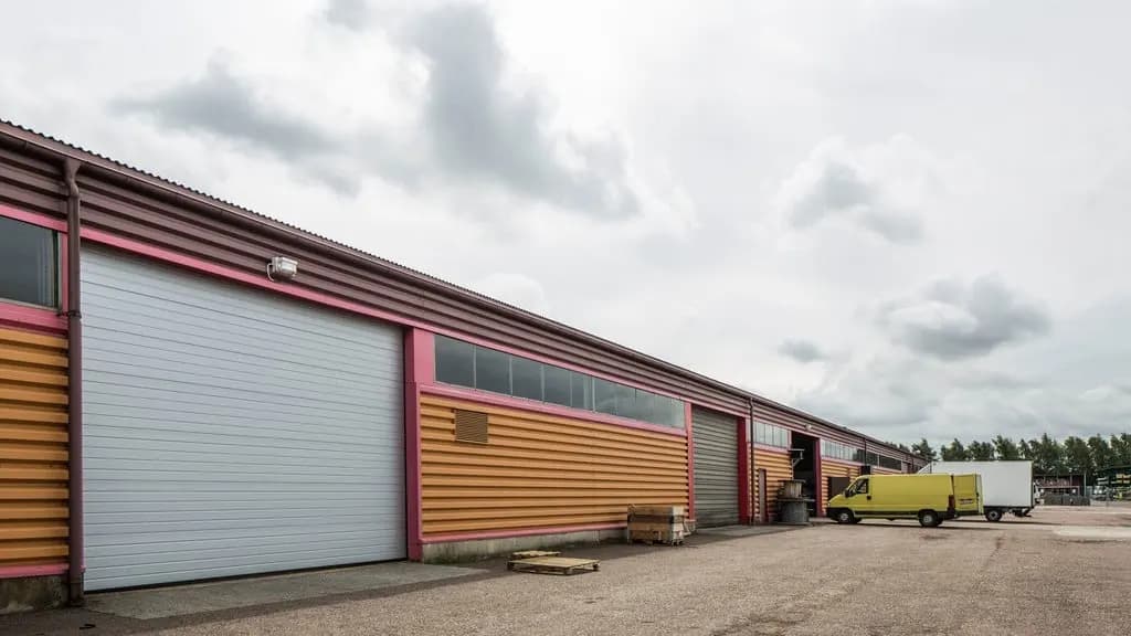 Praktisk lagerlokal i Fosie med goda körytor – bild 2