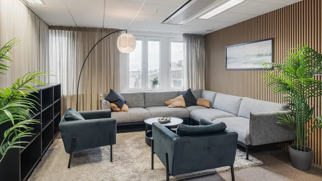 Kontor på Helsingborg C med vy över sundet – bild 2