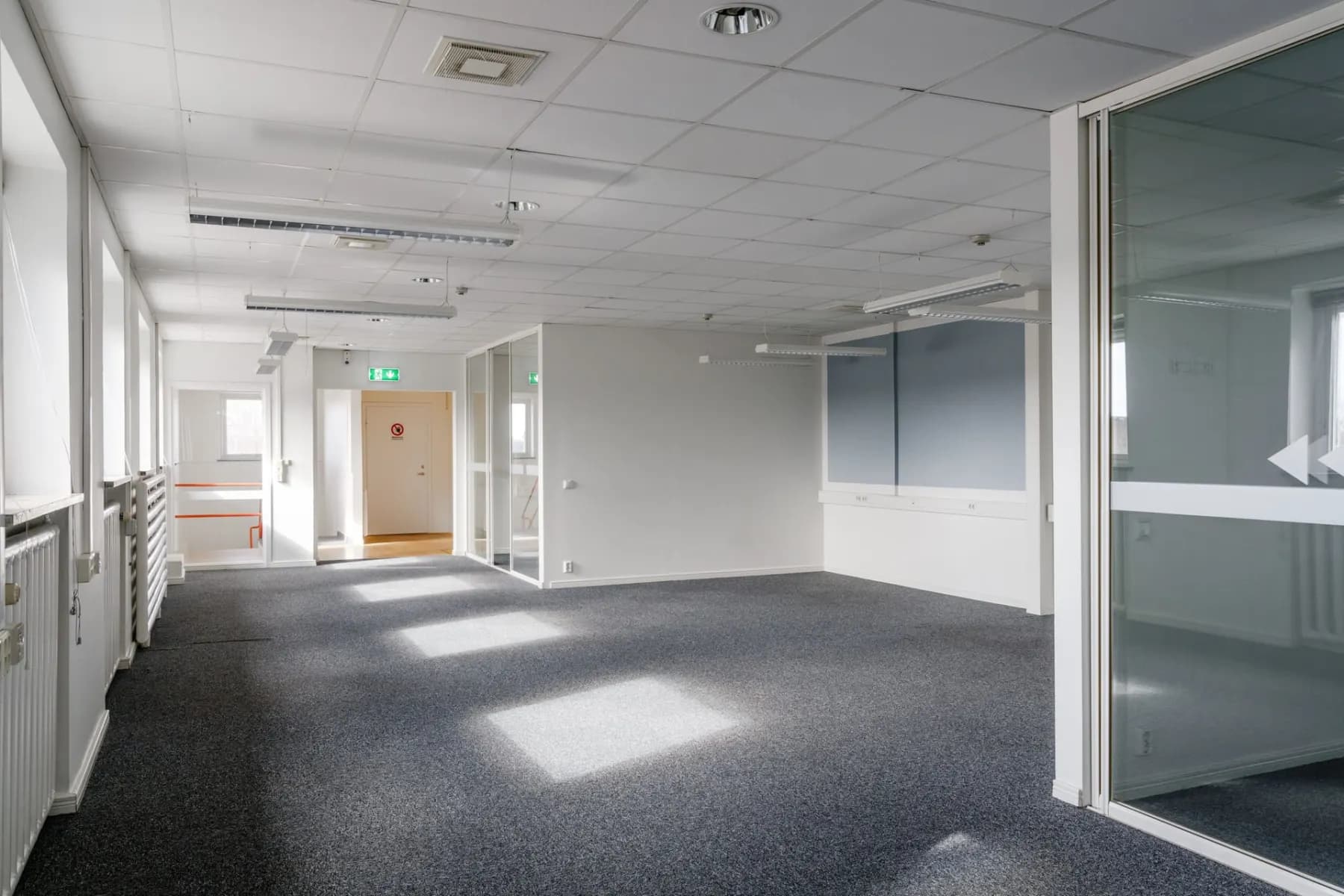 Större lager med tillhörande kontor i Arlöv – bild 2