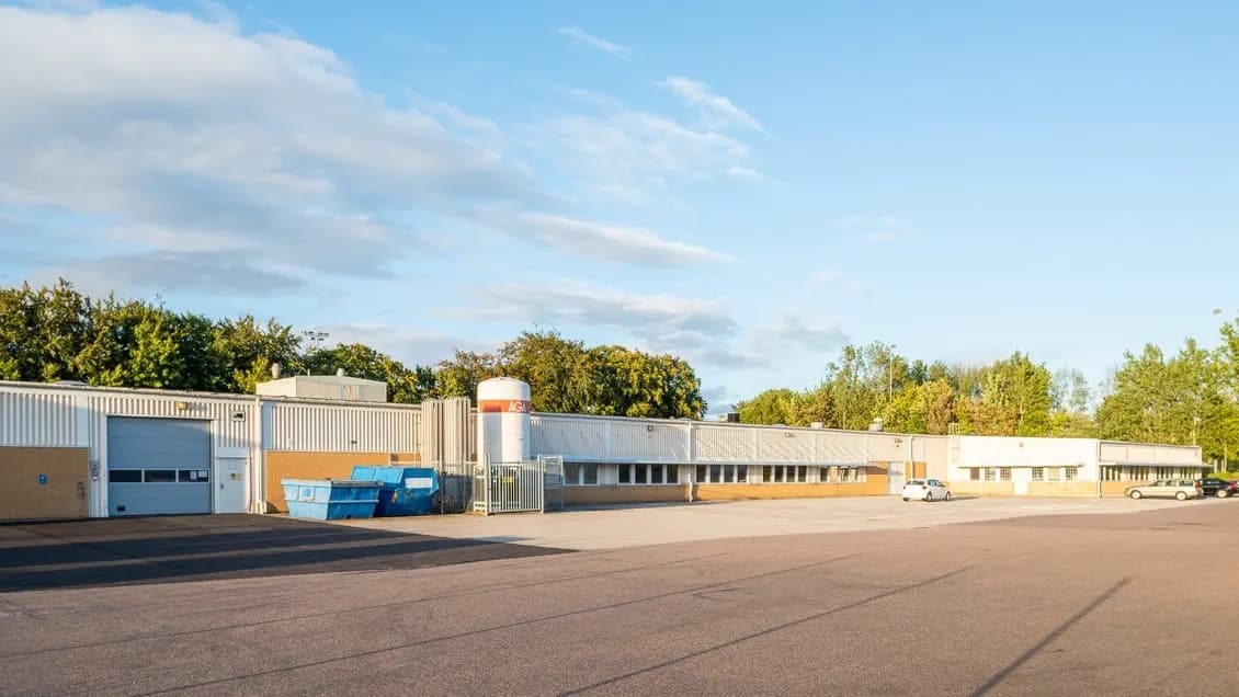 Eget hus med lager och kontor på Limhamn
