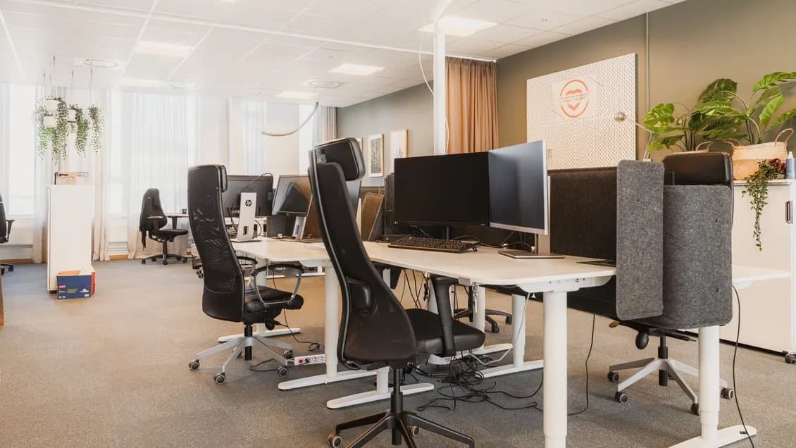 Modernt kontor med utsikt över Hyllie – bild 2