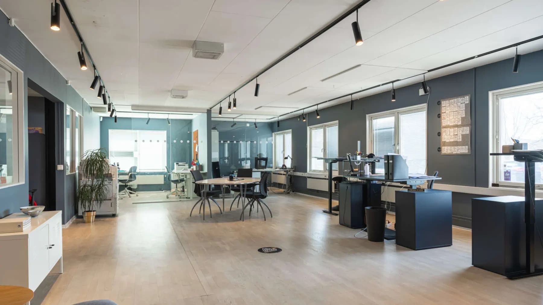 Smakfullt kontor på Limhamn med mindre lager – bild 2