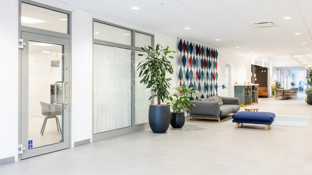 Litet kontor på bästa pendlingsläge i Nyhamnen – bild 2