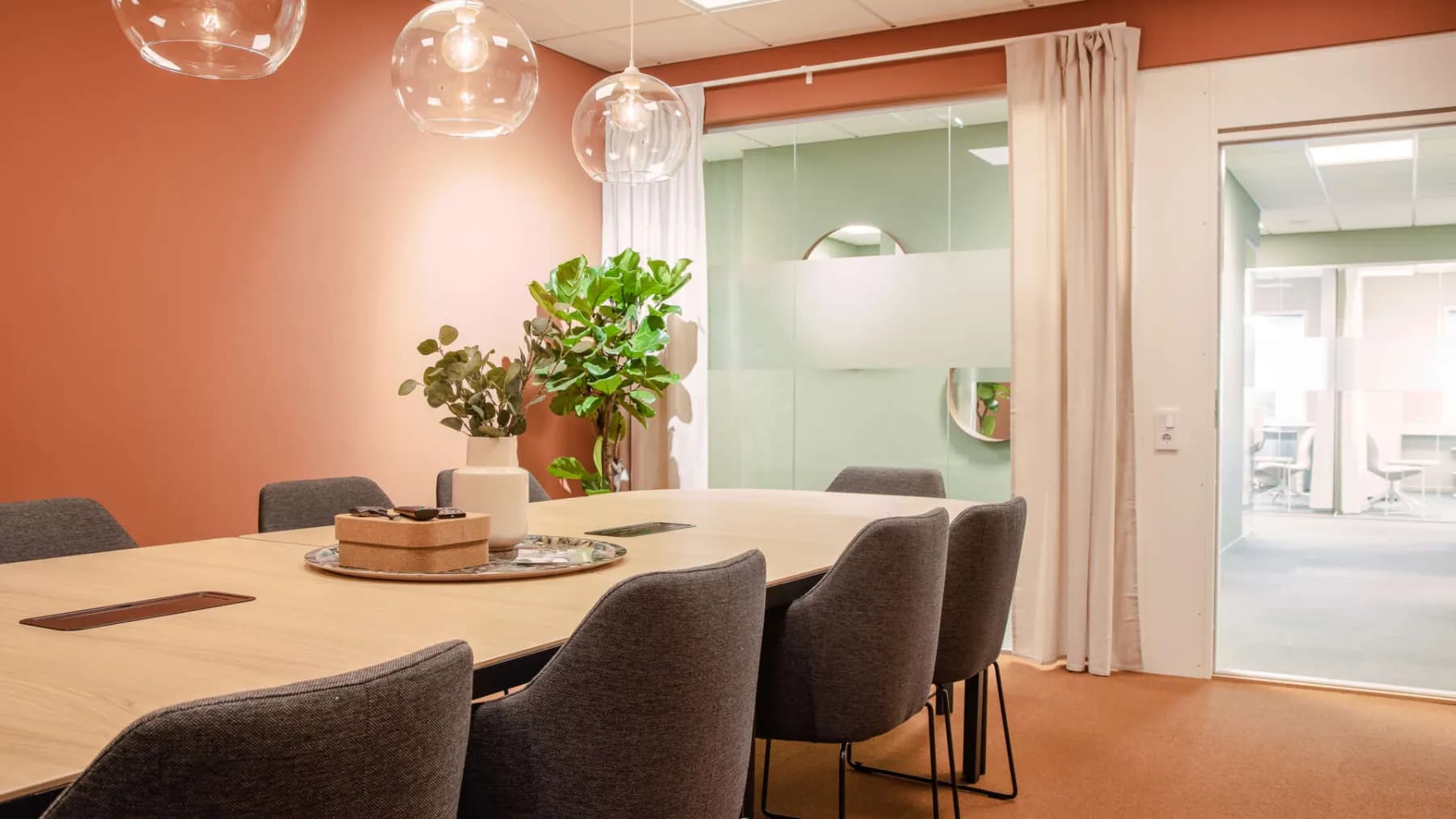 Smakfullt kontorshotell på Berga – bild 2