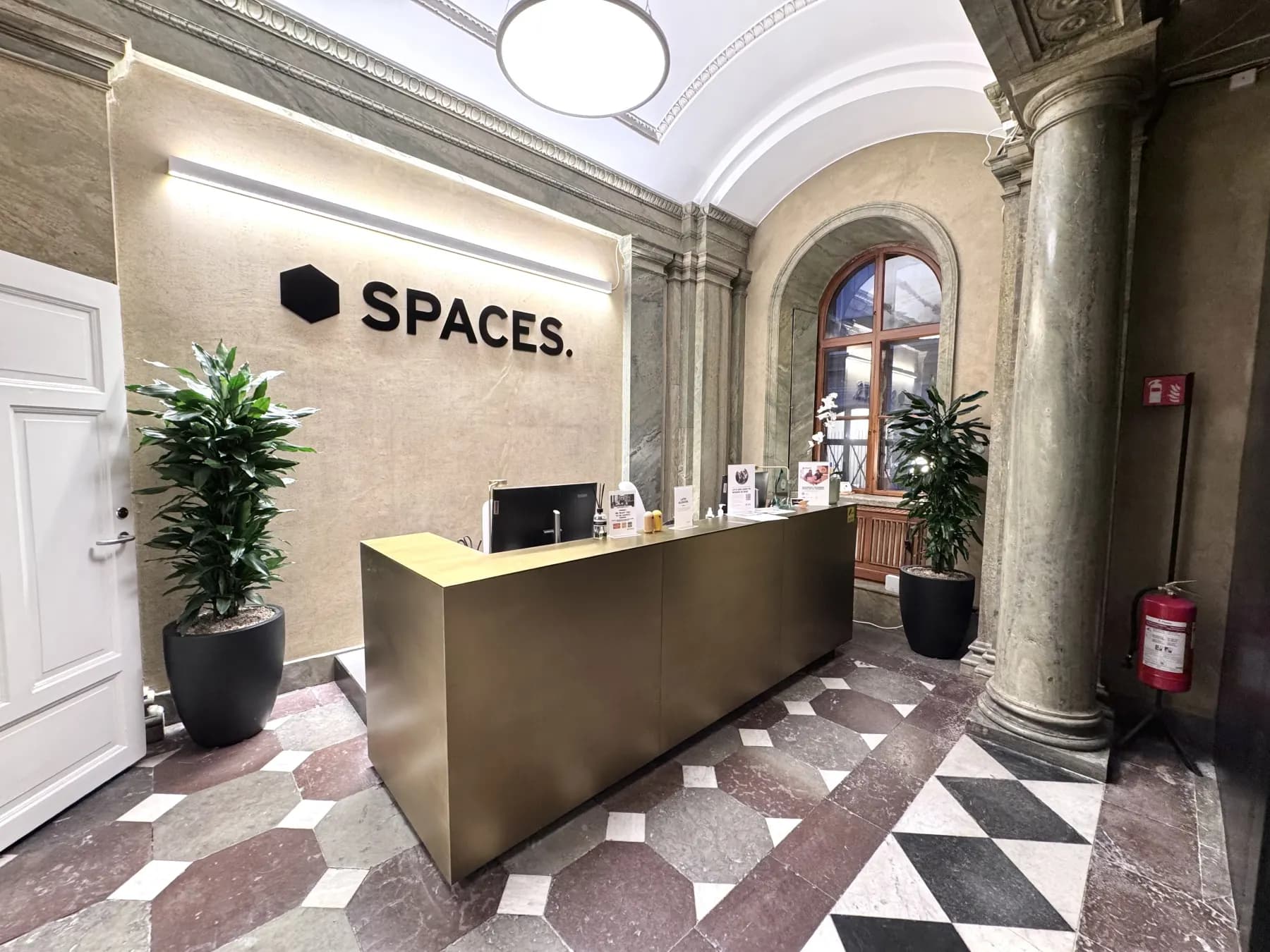 Lilla Nygatan 23, Stockholm – 5-500 m²