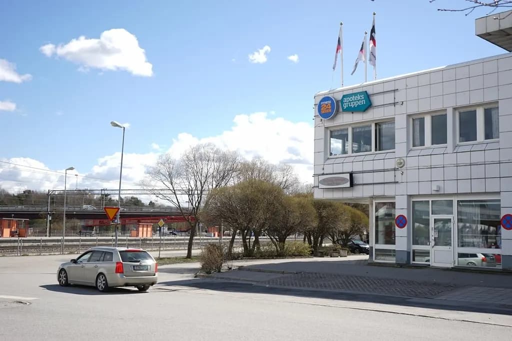 Kung Hans väg 12, Sollentuna – 140-354 m²