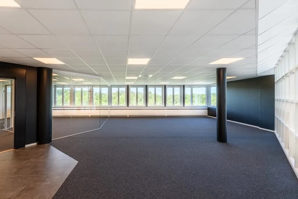 Johanneslundsvägen 2, Upplands Väsby – 250-1 248 m²