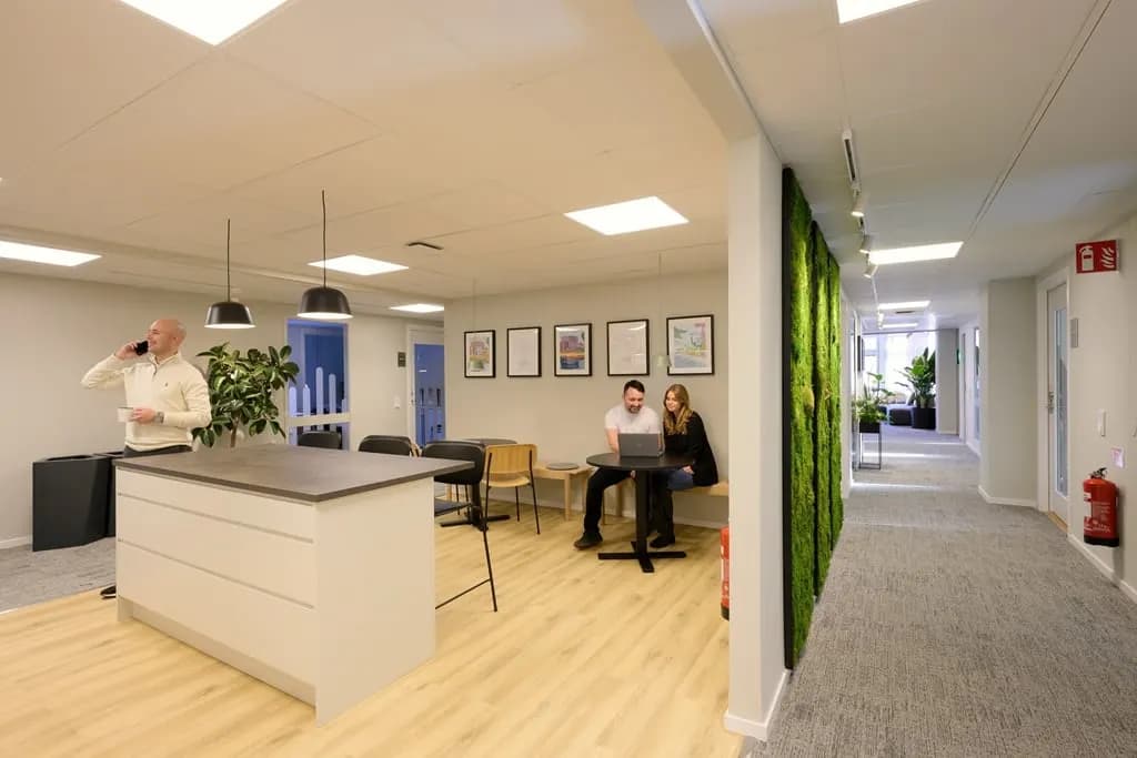 Aniaraplatsen 4, Sollentuna