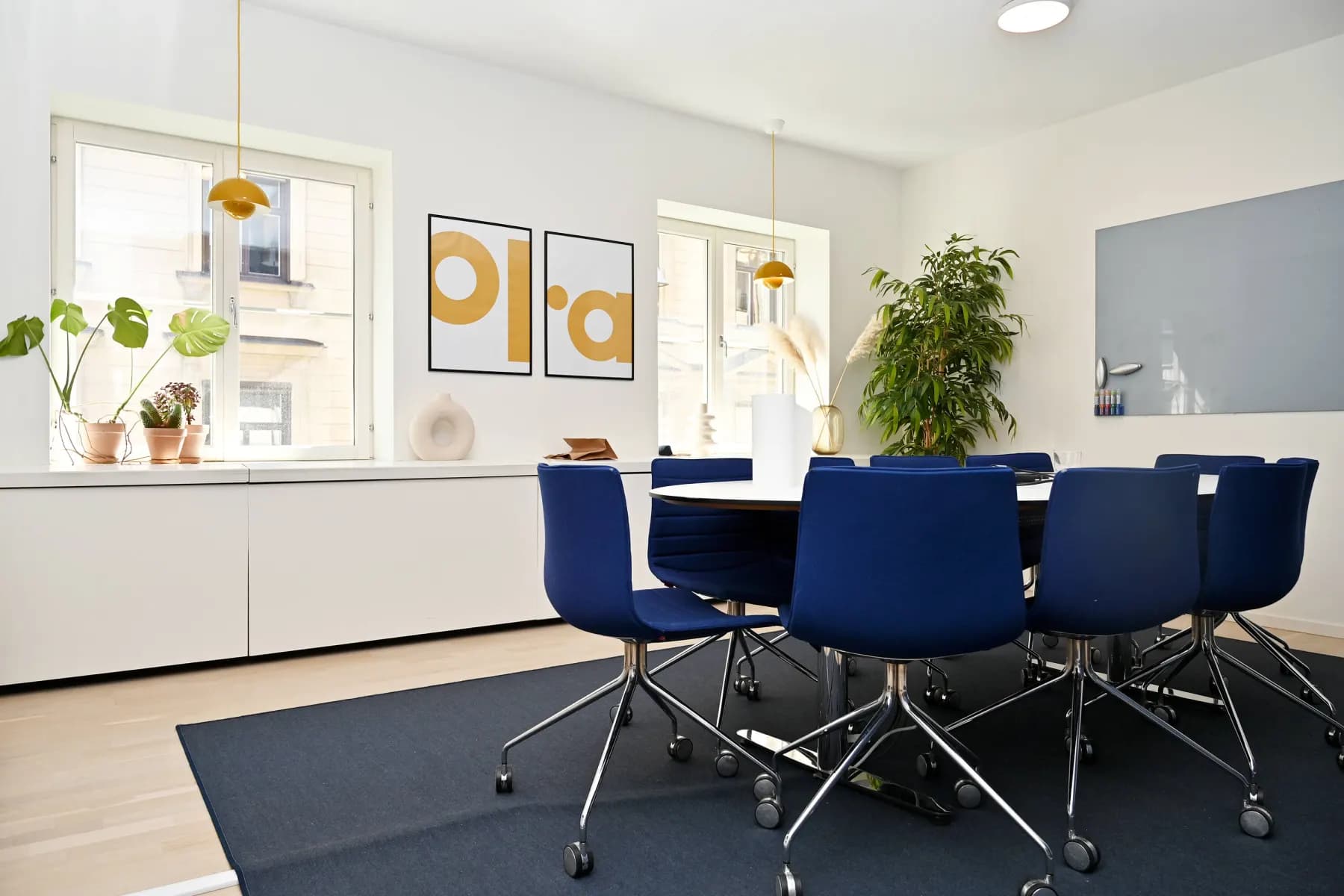Modernt och kreativt kontor med generöst ljusinsläpp – mitt i city! – bild 2