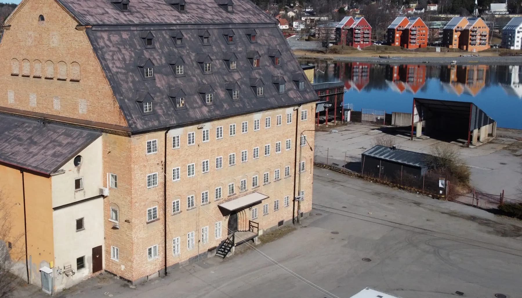 Hansavägen 9, Södertälje – 100-3 000 m²