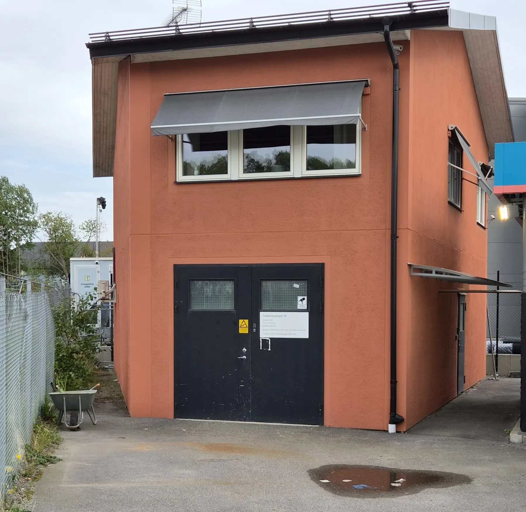 Kontor med lager 156kvm Moraberg industriområde. Eget hus