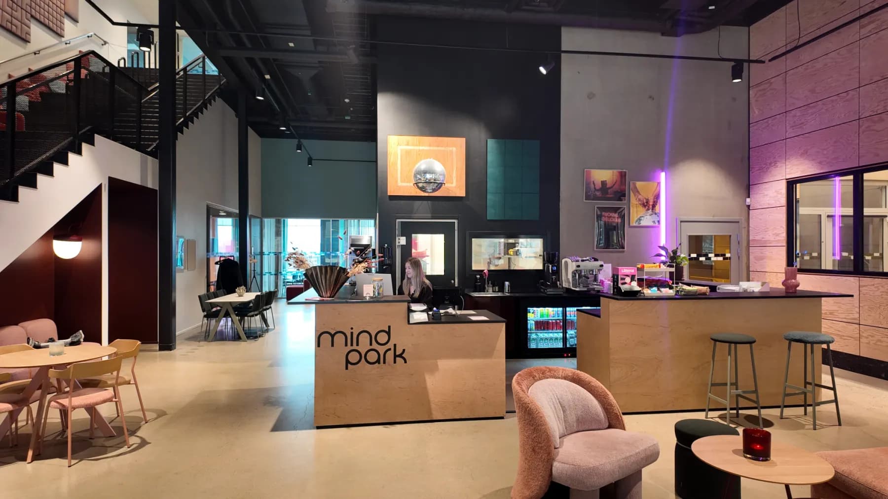 Flexibla kontorslösningar i inspirerande coworkingmiljö
