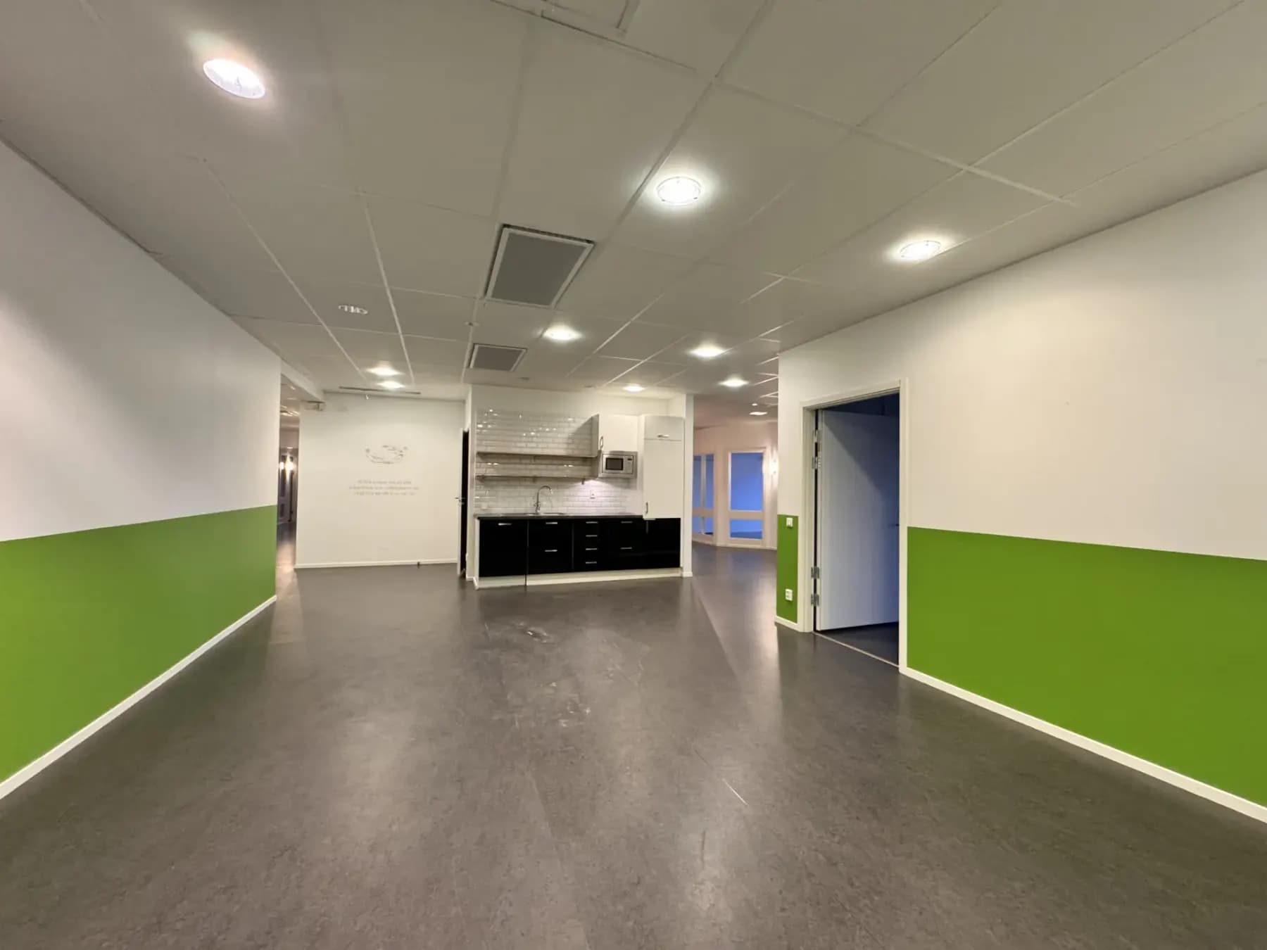 Modern kontorslokal med flexibla möjligheter – högt upp i huset! – bild 2