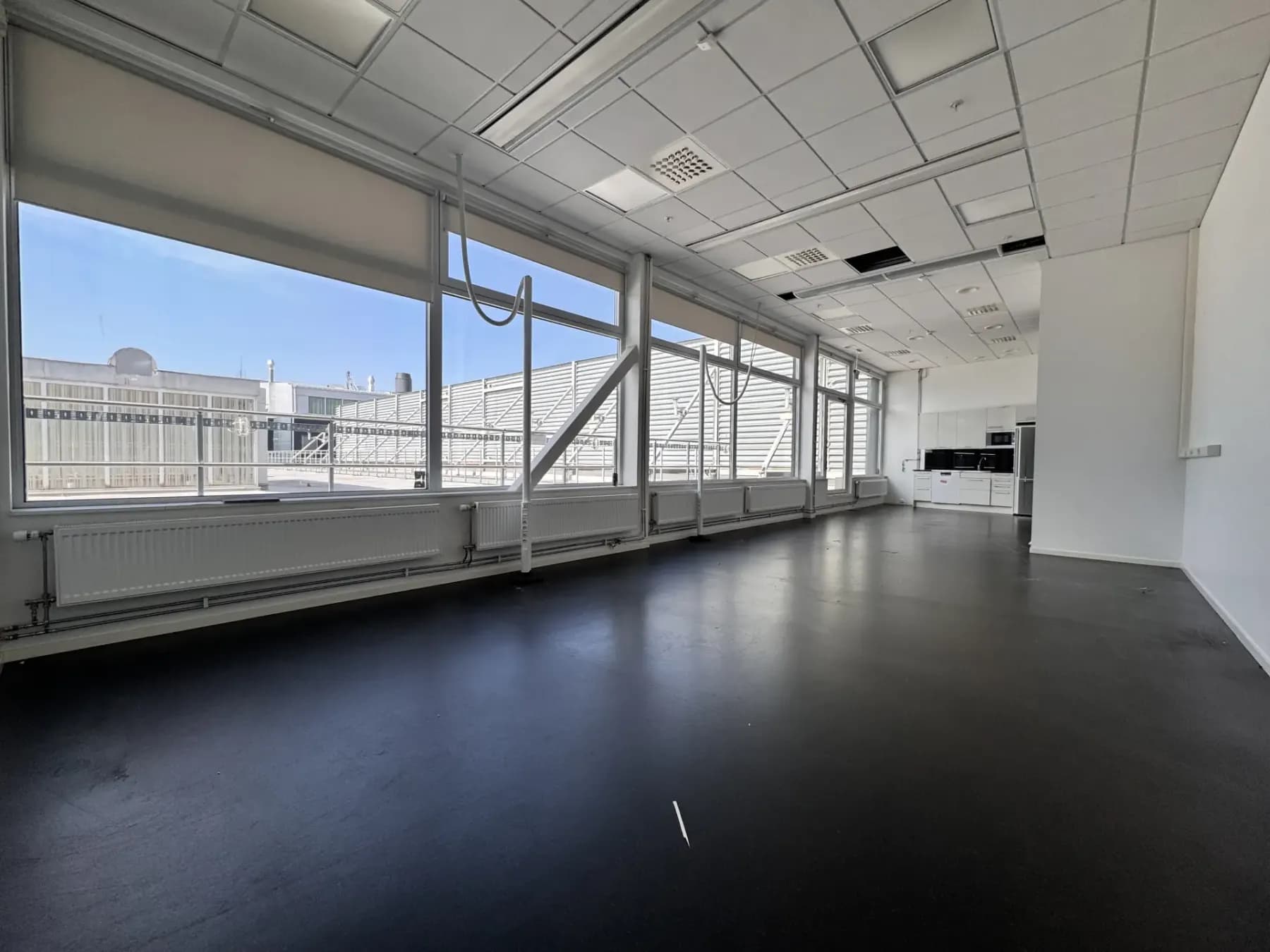 Flexibel lokal i Kista Galleria – perfekt för kontor, vård och behandlingar – bild 2
