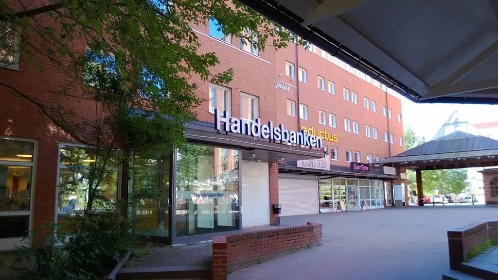 Aniaraplatsen 4-6, Sollentuna – bild 2