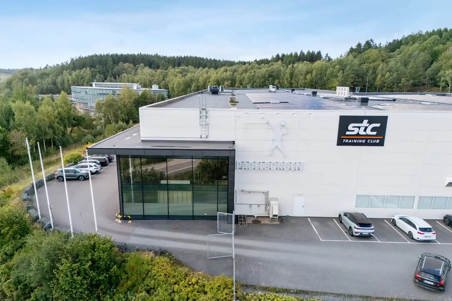 2753 kvm flexibla lager, logistik- och kontorsytor med generös takhöjd, utsikt över Rådasjön och strategiskt läge intill Riksväg 40. – bild 5