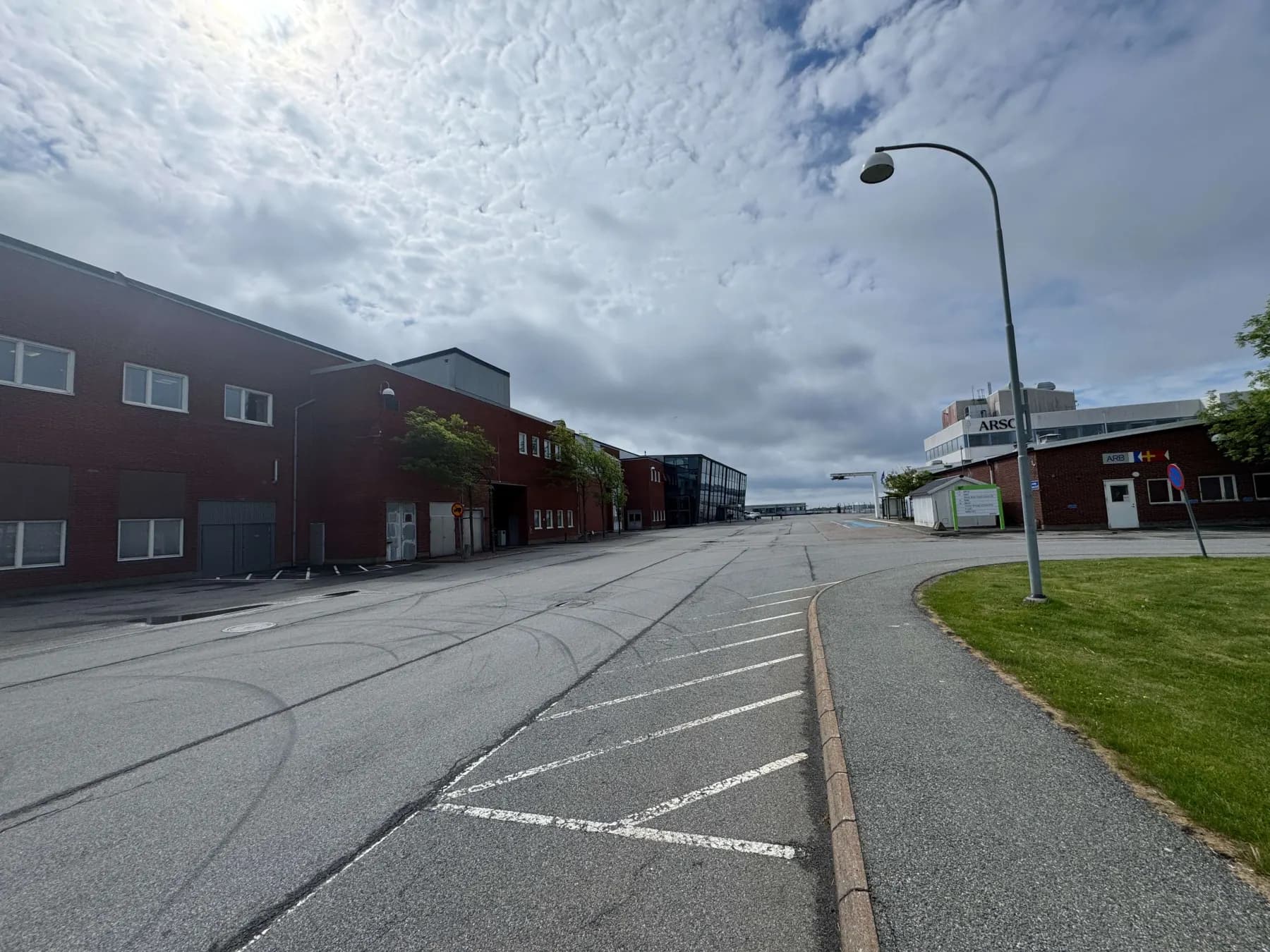 Stora kontorsytor med fri parkering i Arendal – bild 2