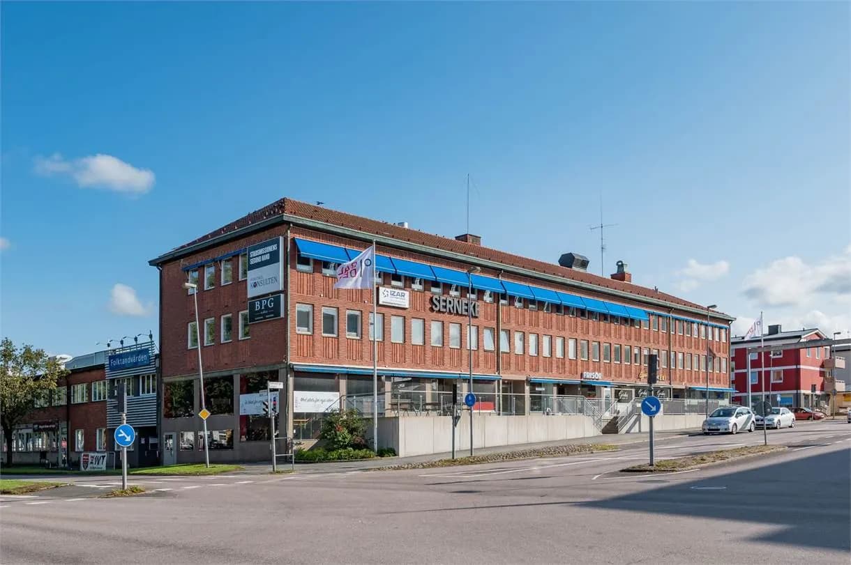 Synlig och Anpassningsbar Restauranglokal i Trafikerat Läge