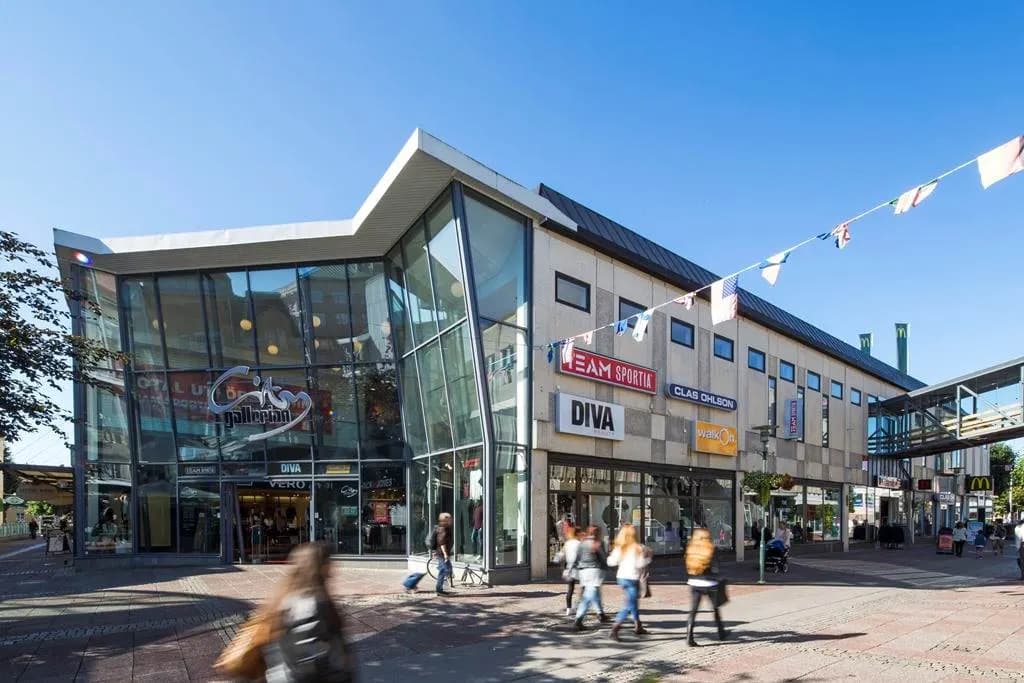 Stor kontorslokal med öppen planlösning i centrala Uddevalla