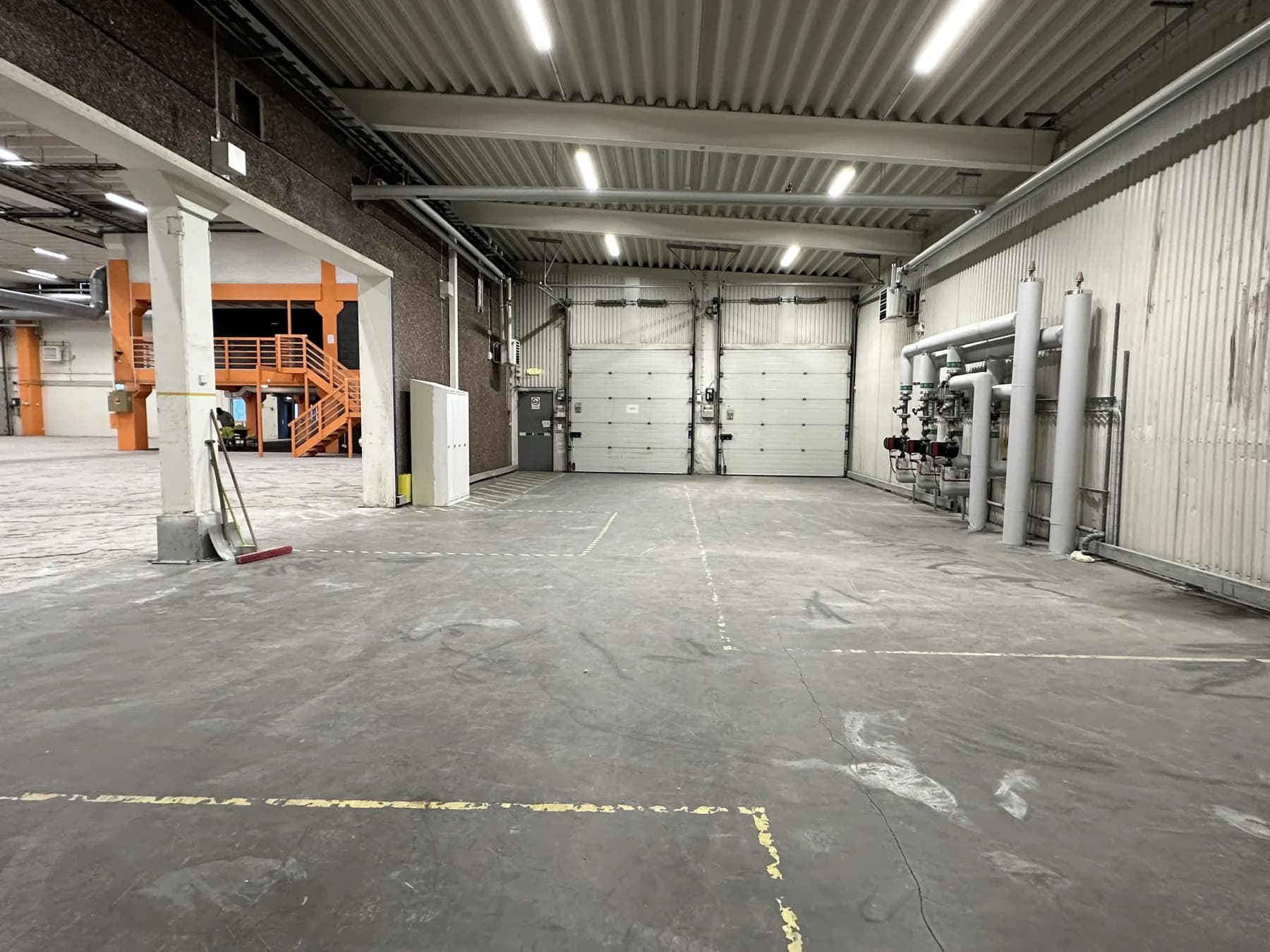 Rymlig och välutrustad lagerlokal i Gamlestaden! – bild 2