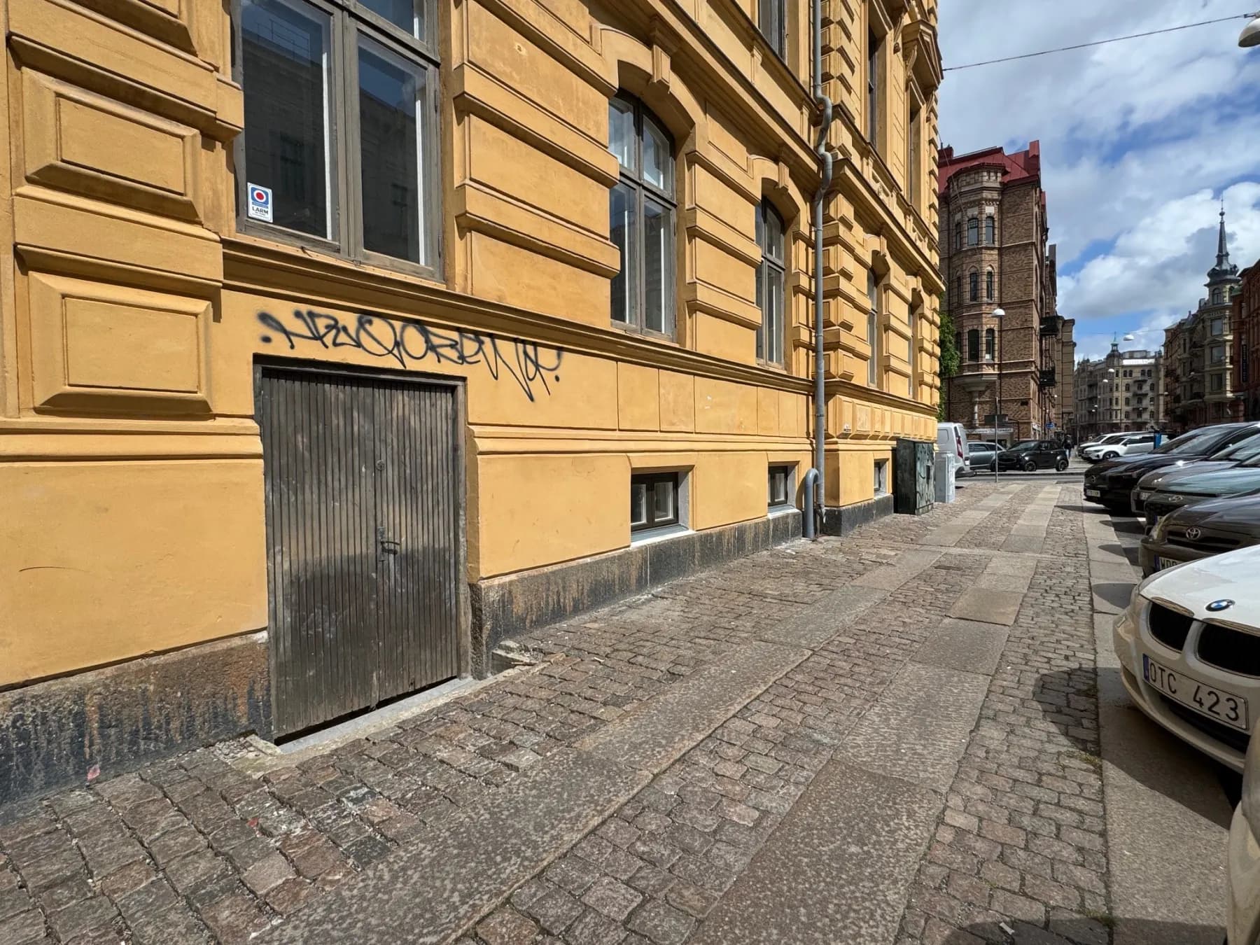 Mångsidig källarlokal – passar som butik eller kontor – bild 2