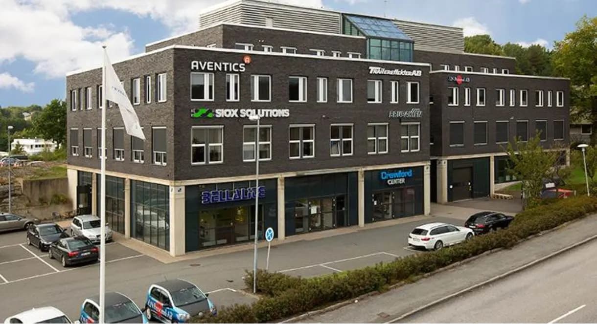 Välplanerat kontor högst upp i huset – bild 2