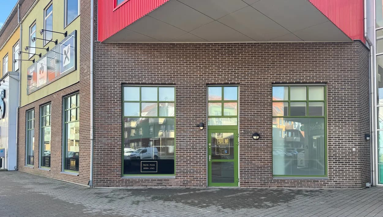 Total yta om ca 370 kvm – redo för verksamhet