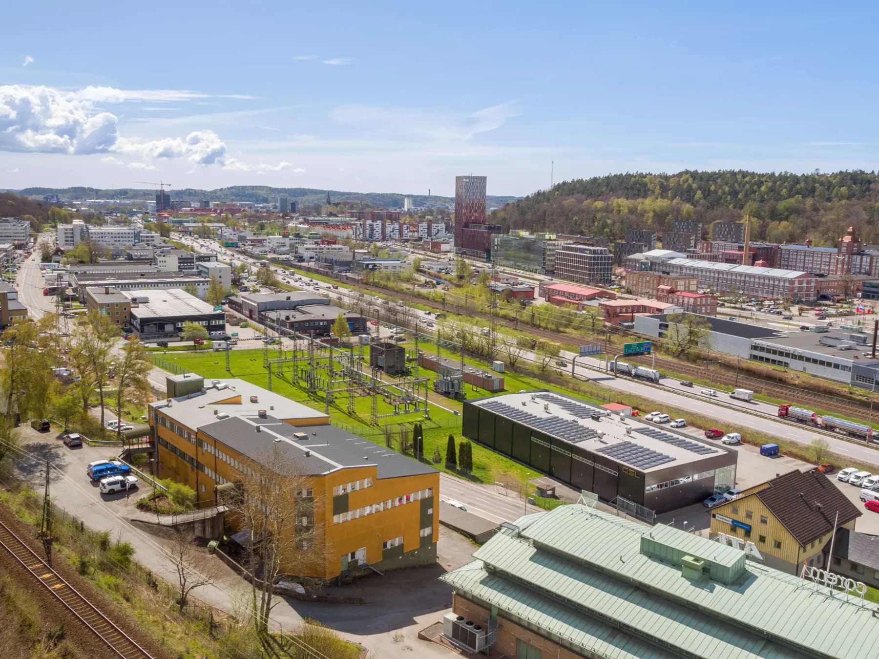 Ljus lokal med fina ytskikt och bra parkeringsmöjligheter! – bild 2
